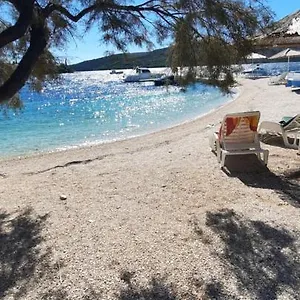 apartments-ana-bilota.hotels-in-trogir.com/
