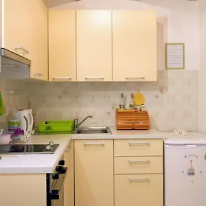 Apartment Ante